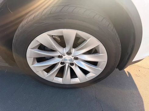 Used 2018 Tesla Model X 100D AWD/4WD image 30