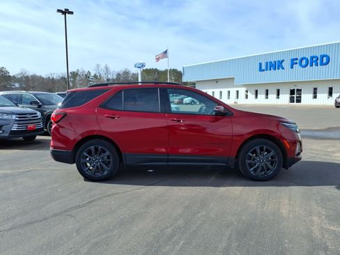 Used 2023 Chevrolet Equinox RS w/ RS Leather Package image 7