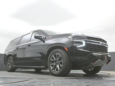 Used 2021 Chevrolet Suburban Z71 w/ Z71 Off-Road Package AWD/4WD image 27