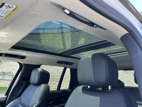 Used 2022 Land Rover Range Rover SE AWD/4WD image 22