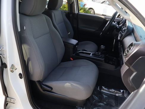 Used 2020 Toyota Tacoma SR image 20