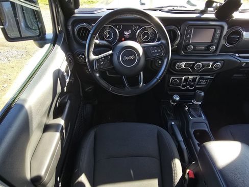 Used 2020 Jeep Wrangler Unlimited Sport image 19