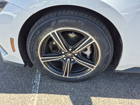 Used 2024 Ford Mustang Coupe RWD image 22