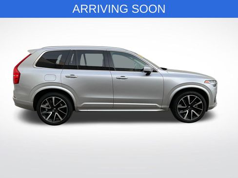 Used 2022 Volvo XC90 T6 Momentum w/ Advanced Package image 6