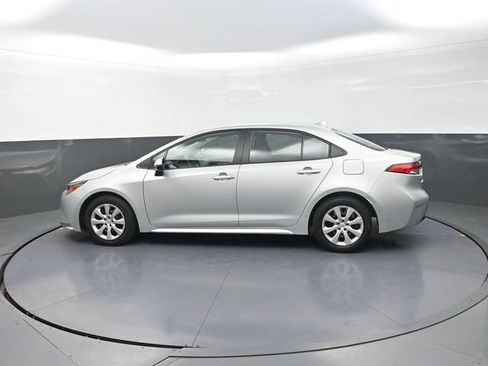 Used 2024 Toyota Corolla LE FWD image 4