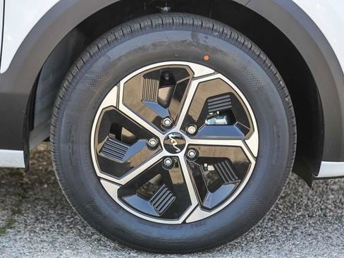 New 2026 Kia Niro LX FWD image 10