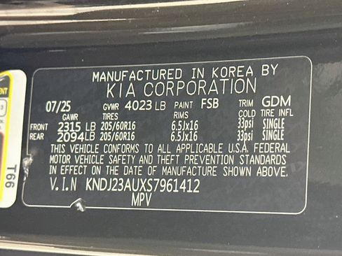 Used 2025 Kia Soul LX w/ LX Technology Package FWD image 12
