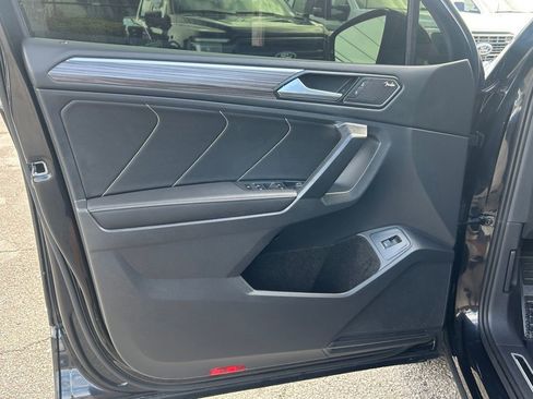 Used 2023 Volkswagen Tiguan SEL R-Line image 36