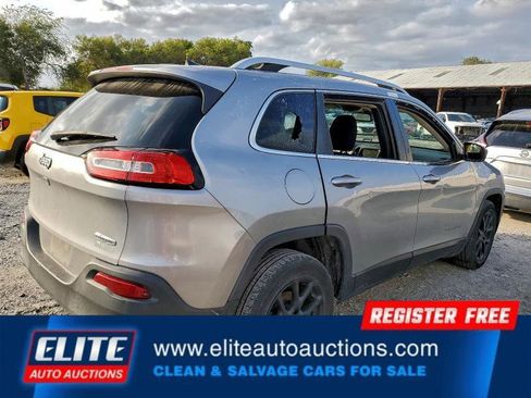 Used 2017 Jeep Cherokee Latitude image 5