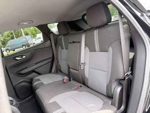 Used 2025 Chevrolet Blazer LT FWD image 25