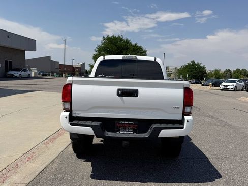 Used 2019 Toyota Tacoma TRD Sport w/ Technology Package AWD/4WD image 8
