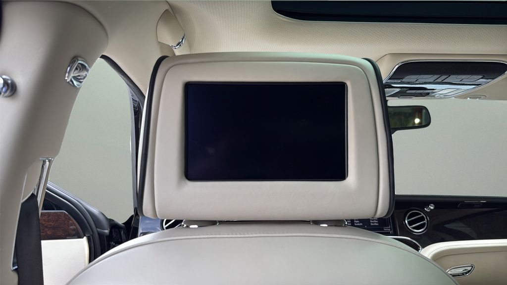 Used 2013 Bentley Mulsanne RWD image 30