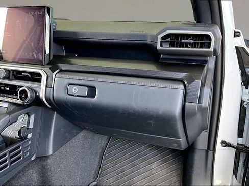 Used 2025 Toyota 4Runner Limited AWD/4WD image 21