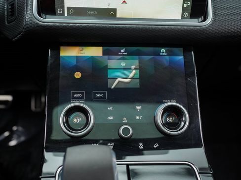 Used 2022 Land Rover Range Rover Velar R-Dynamic S image 32