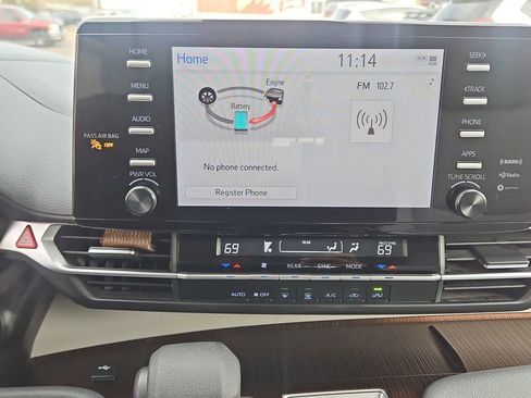 Used 2023 Toyota Sienna LE image 14