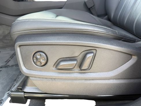 Used 2023 Audi Q5 2.0T Premium w/ Convenience Package AWD/4WD image 10