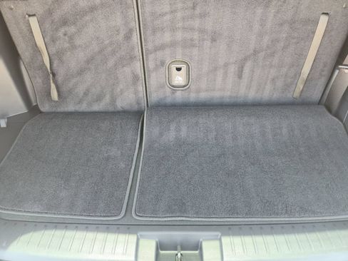 Used 2023 Toyota Highlander XLE FWD image 36