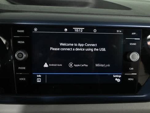 Used 2023 Volkswagen Taos SE w/ Panoramic Sunroof Package FWD image 7