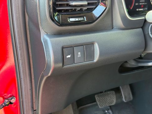 Used 2025 Honda Pilot EX-L image 17