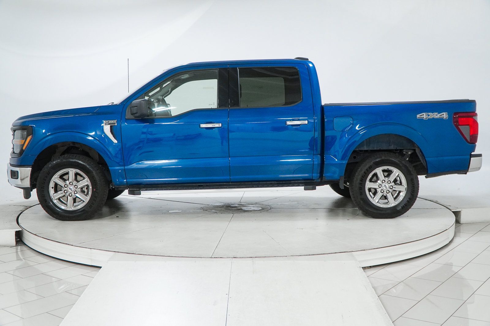 Used 2025 Ford F150 XLT w/ Equipment Group 301A Standard AWD/4WD image 4