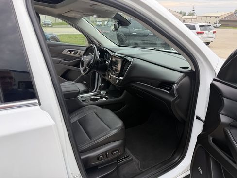 Used 2019 Chevrolet Traverse Premier w/ LPO, Floor Liner Package AWD/4WD image 19