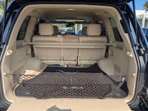 Used 2019 Lexus LX 570 4WD w/ Luxury Package image 13