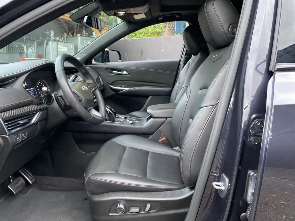 Used 2023 Cadillac XT4 Sport w/ Cold Weather Package AWD/4WD image 15