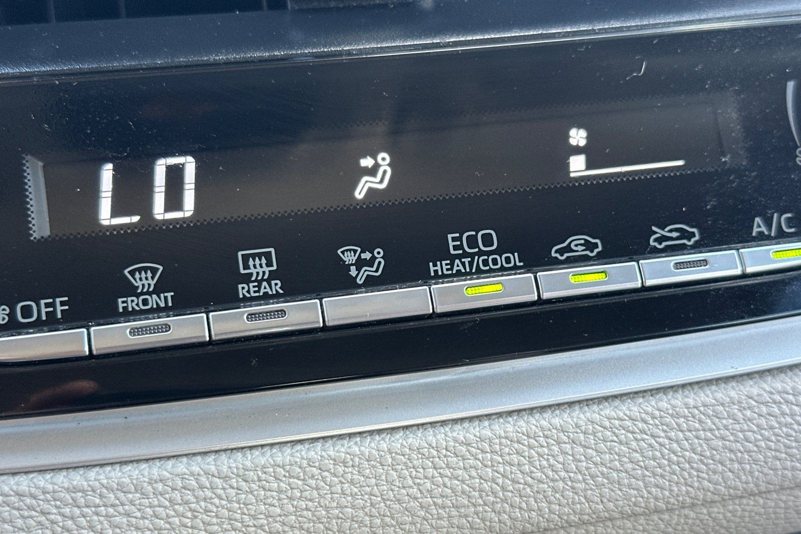 Used 2024 Toyota Corolla LE FWD image 30