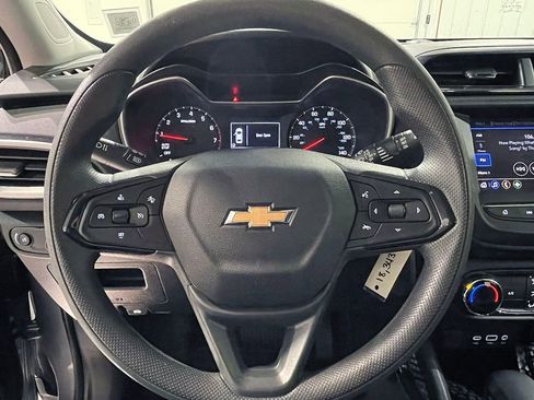Used 2023 Chevrolet TrailBlazer LS FWD image 29