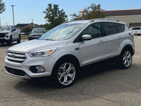 Used 2018 Ford Escape Titanium w/ Ford Safe & Smart Package AWD/4WD image 4
