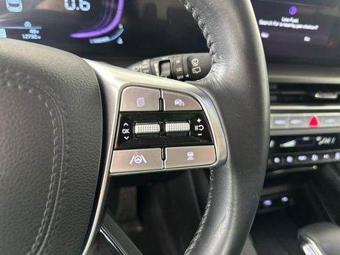 Used 2025 Kia Telluride S image 16