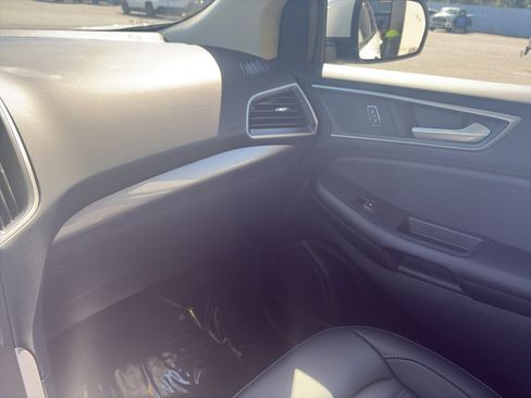 Used 2024 Ford Edge SEL w/ Convenience Package image 19