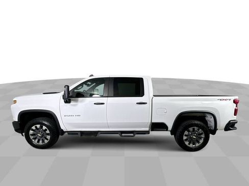 Used 2023 Chevrolet Silverado 2500 Custom w/ Custom Value Package AWD/4WD image 5