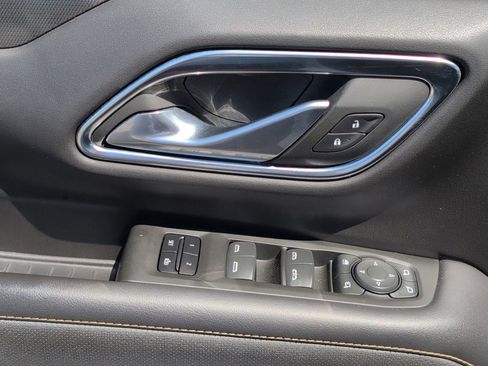 Used 2022 GMC Yukon AT4 AWD/4WD image 16