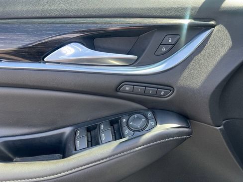 Used 2021 Buick Enclave Avenir w/ LPO, Cargo Package FWD image 16