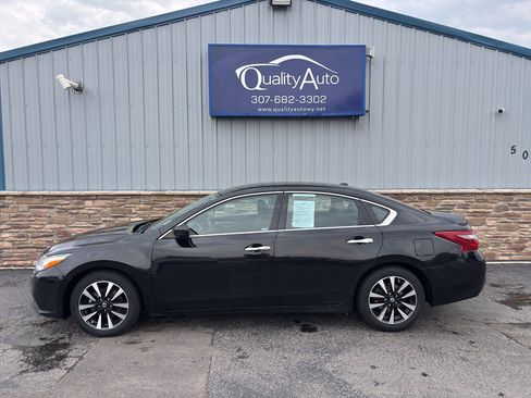 Used 2018 Nissan Altima 2.5 SV FWD image 1