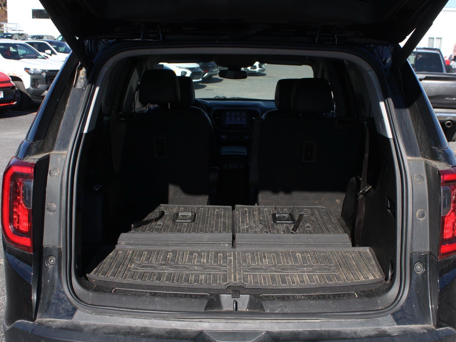 Used 2023 GMC Acadia AT4 w/ Preferred Package AWD/4WD image 8