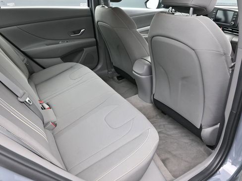 Used 2022 Hyundai Elantra SEL w/ Cargo Package image 10