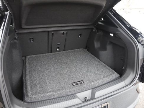 Used 2023 Volkswagen ID.4 Pro S image 5