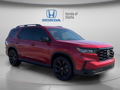 Certified 2025 Honda Pilot Black Edition image 1