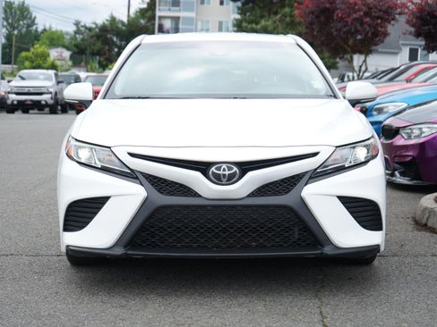 Used 2018 Toyota Camry SE w/ Convenience Package FWD image 8