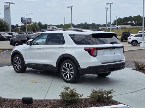 Used 2026 Ford Explorer ST-Line RWD image 4