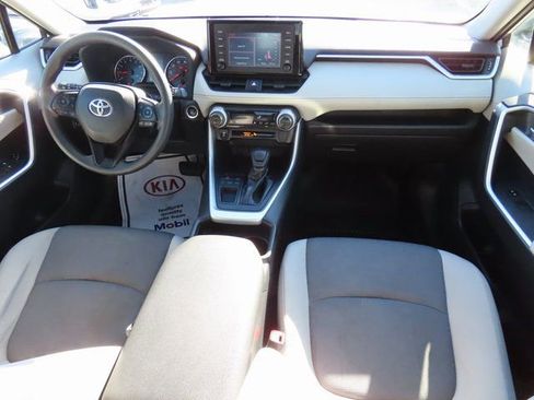 Used 2019 Toyota RAV4 XLE image 15