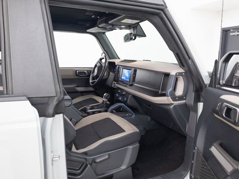 Used 2022 Ford Bronco Wildtrak image 23