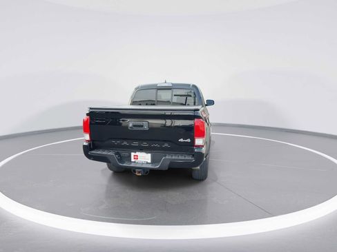 Used 2016 Toyota Tacoma TRD Sport w/ Towing Package AWD/4WD image 7