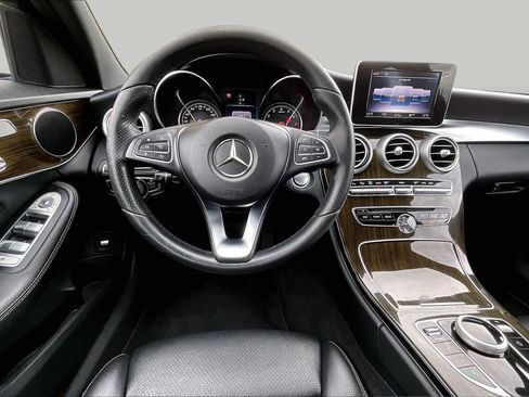 Used 2018 Mercedes-Benz C 300 4MATIC Sedan image 6