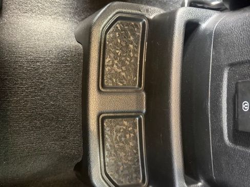 Used 2025 Jeep Wrangler Unlimited Sahara w/ Safety Group AWD/4WD image 41