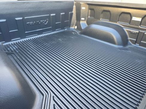 Used 2025 Chevrolet Silverado 1500 LT RWD image 17