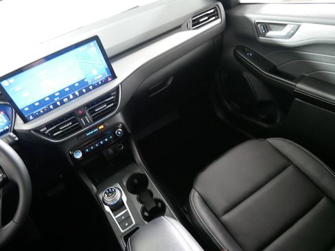 Used 2024 Ford Escape Platinum w/ Class II Trailer Tow Package image 11