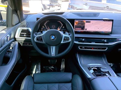 Used 2026 BMW X7 xDrive40i w/ M Sport Package image 5
